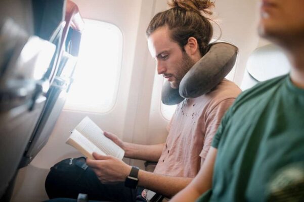 reading while traveling