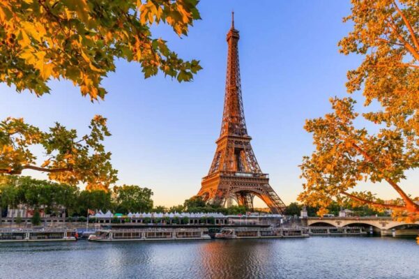Paris, Eiffel Tower and river Seine at sunrise