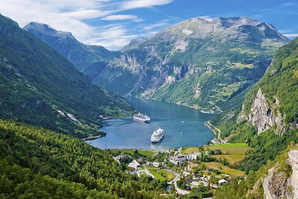 12 Top Tourist Attractions & Things to Do in Norway