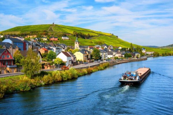 Moselle river by Wormeldange