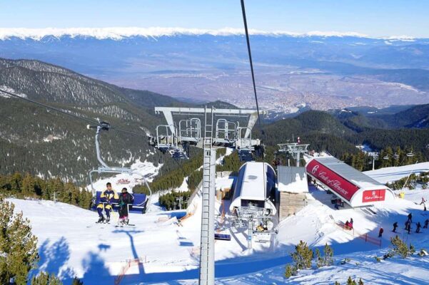 Ski resort chair lifts in Bansko