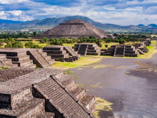 Stunning view of Teotihuacan Pyramids