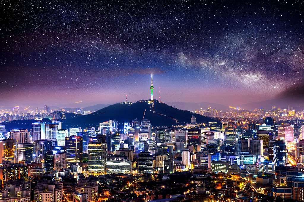 View of downtown cityscape and Seoul tower