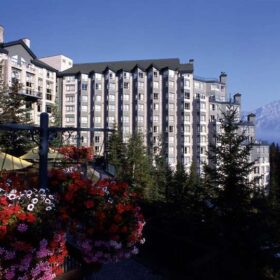 12 Best Resorts in Alberta