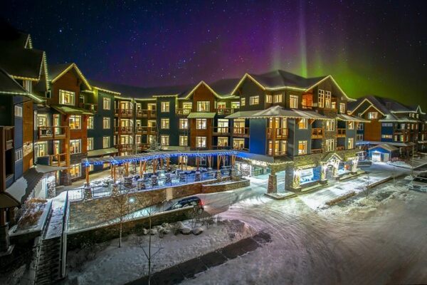 Blackstone Mountain Lodge by CLIQUE, Canmore